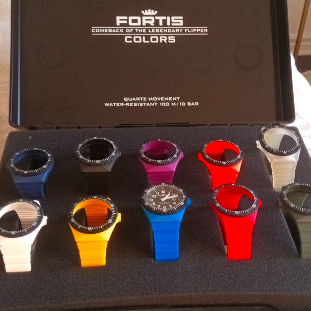 Fortis colors watch plus 10 changable bands